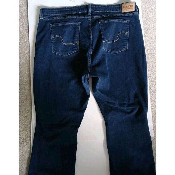 Signature Levi's Women  Bootcut Jeans Sz 18M 34 X 32 Denim Mid Rise Dark Wash - Picture 11 of 16